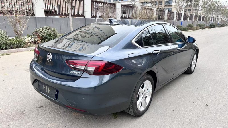 济宁20年别克君威3