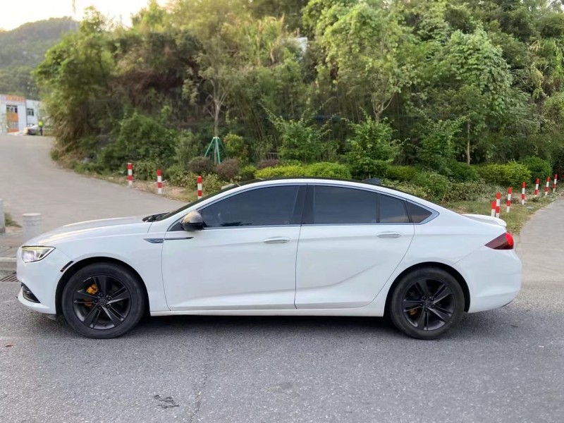 广州18年别克君威5