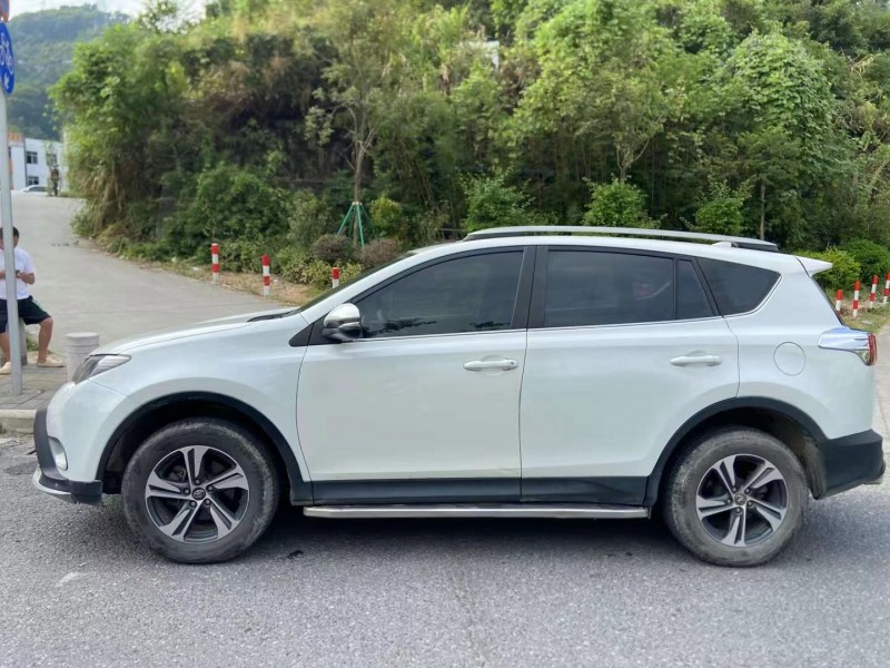 广州15年丰田RAV46