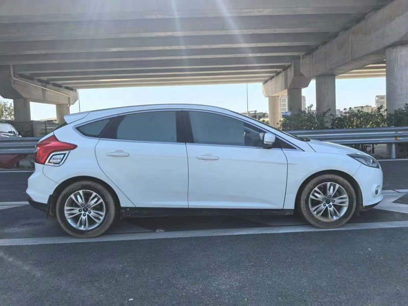 广州14年福特福克斯4