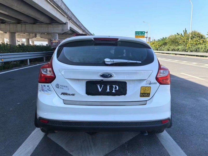 广州14年福特福克斯5