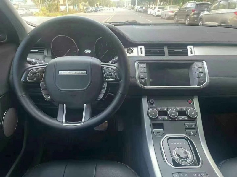 佛山17年路虎极光4