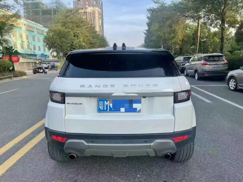 佛山17年路虎极光9