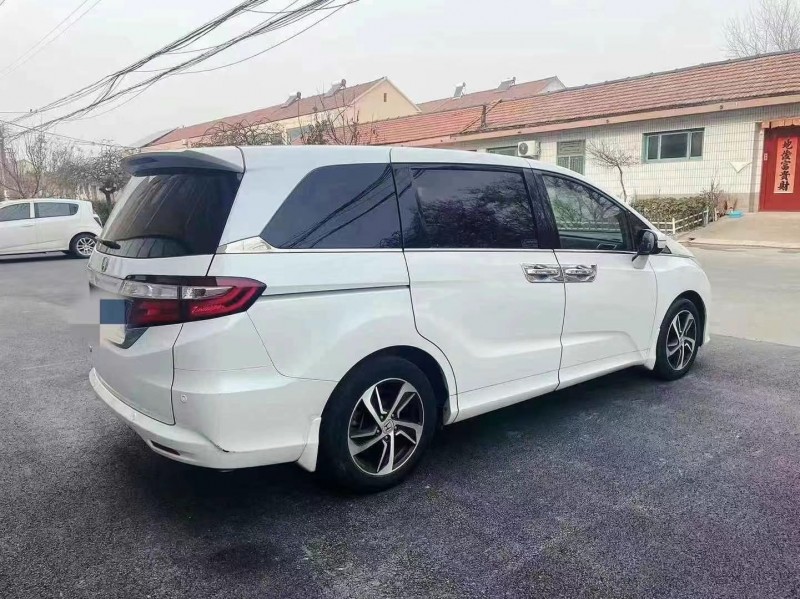 济宁16年本田奥德赛5