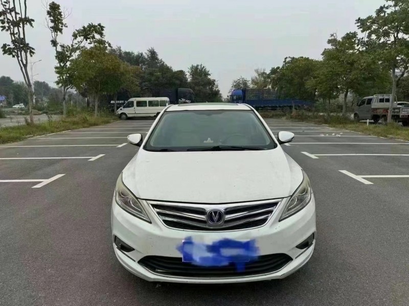 菏泽15年长安汽车逸动1