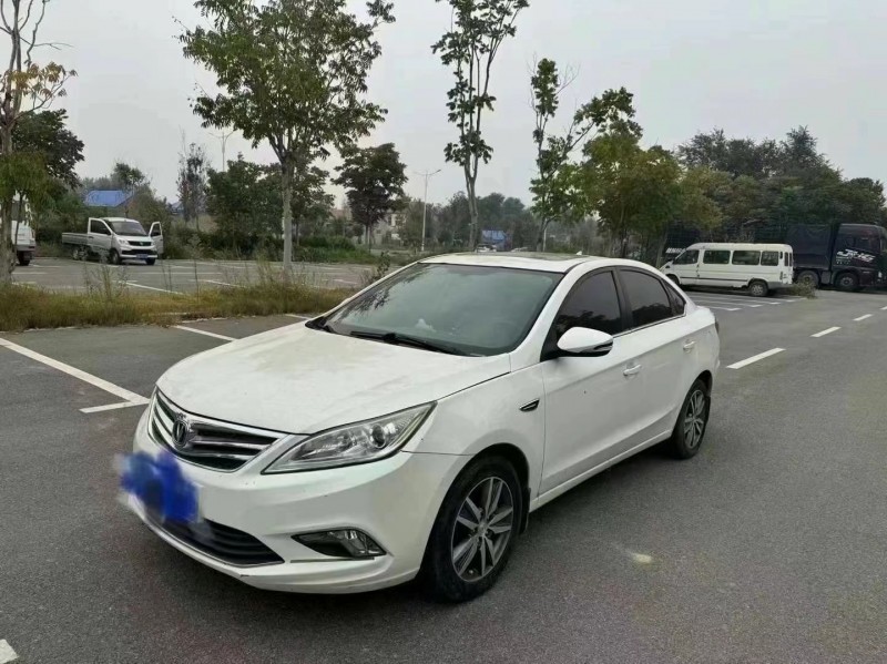 菏泽15年长安汽车逸动2