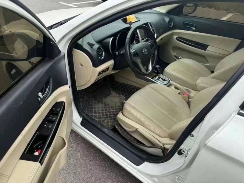 菏泽15年长安汽车逸动4