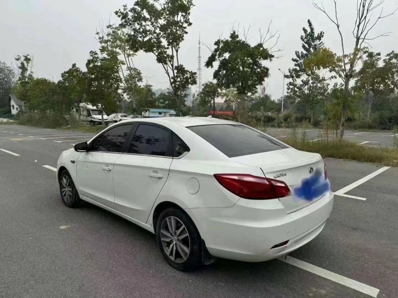 菏泽15年长安汽车逸动6