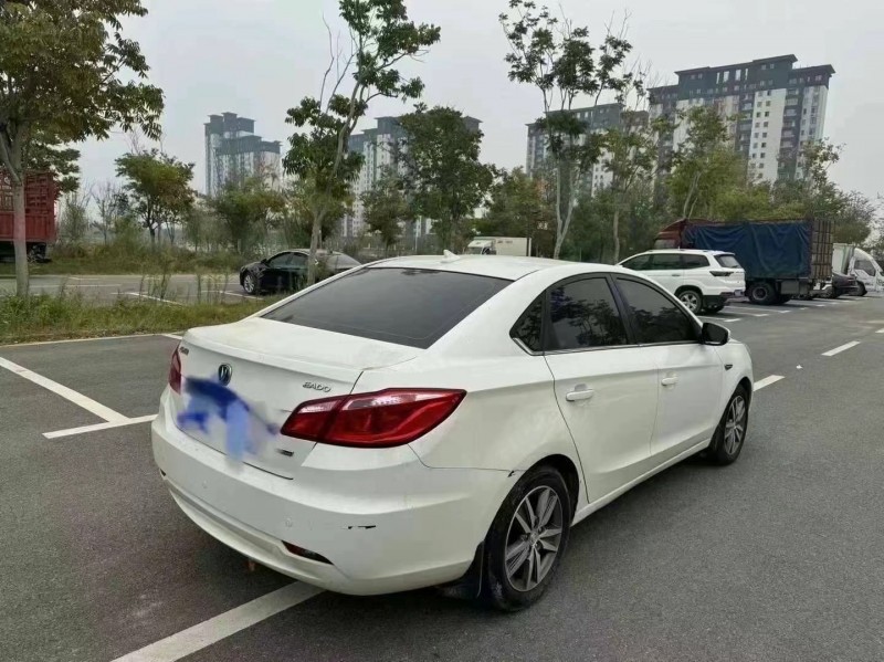 菏泽15年长安汽车逸动8