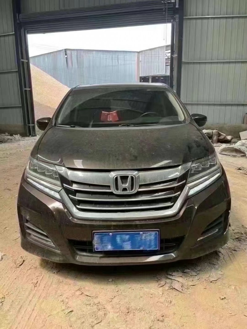 菏泽18年本田艾力绅1