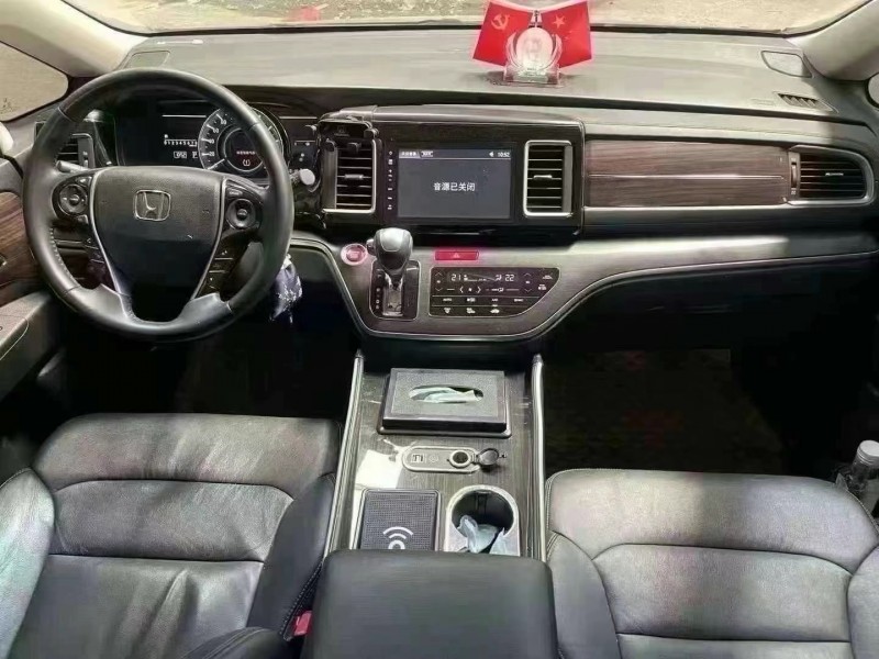 菏泽18年本田艾力绅3