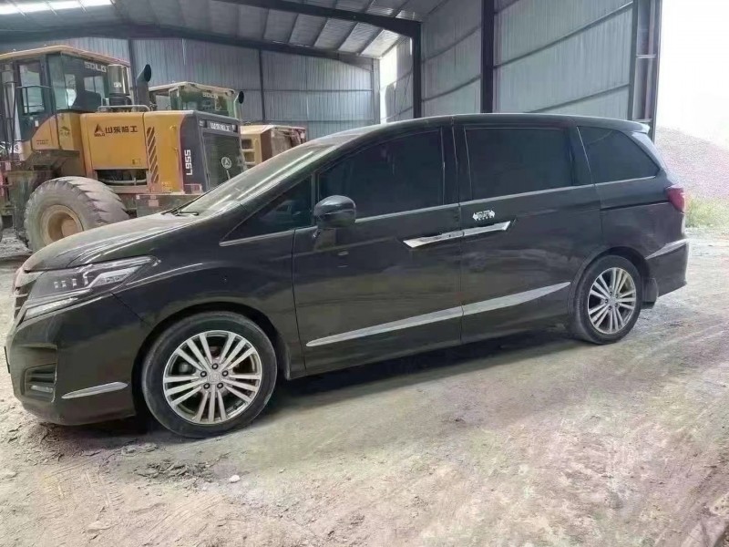 菏泽18年本田艾力绅8