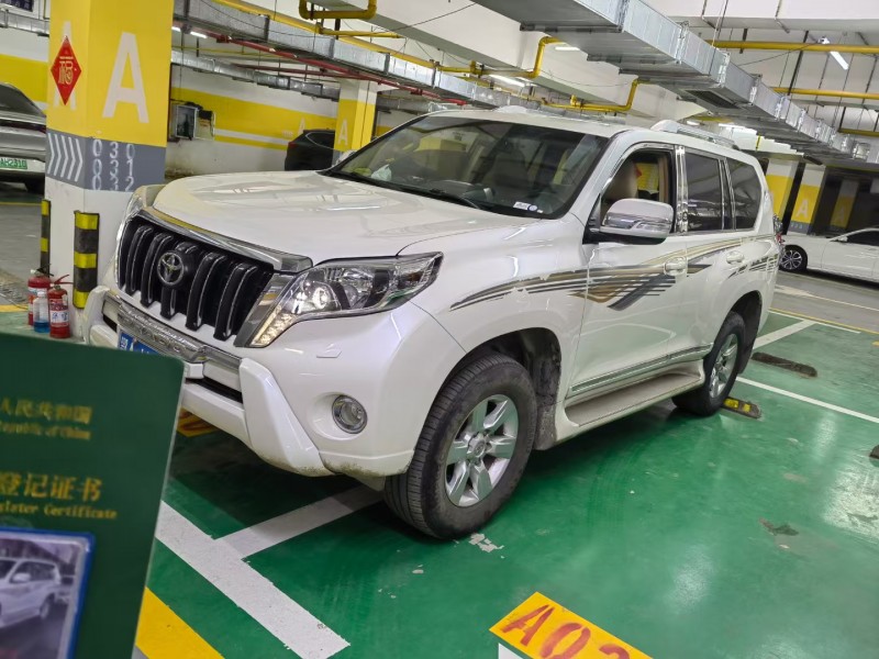 武汉17年丰田普拉多2