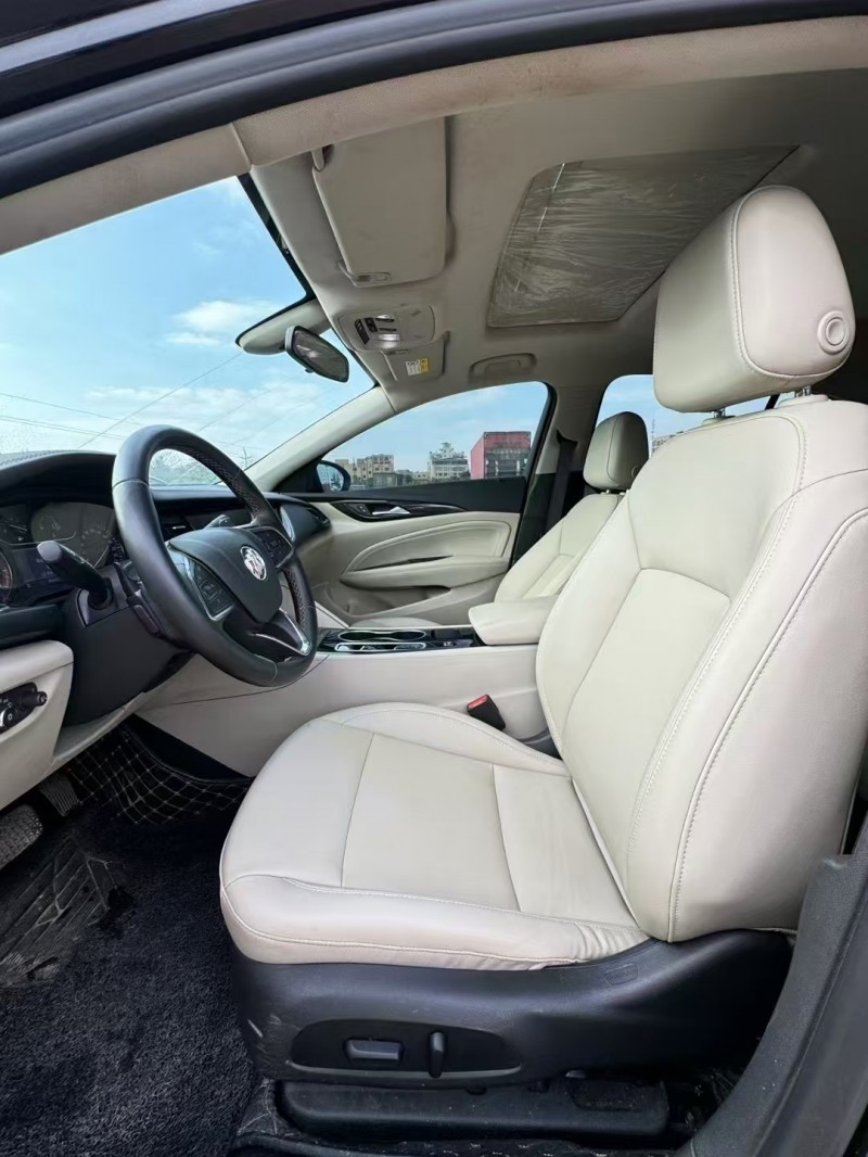 广州21年别克君威8