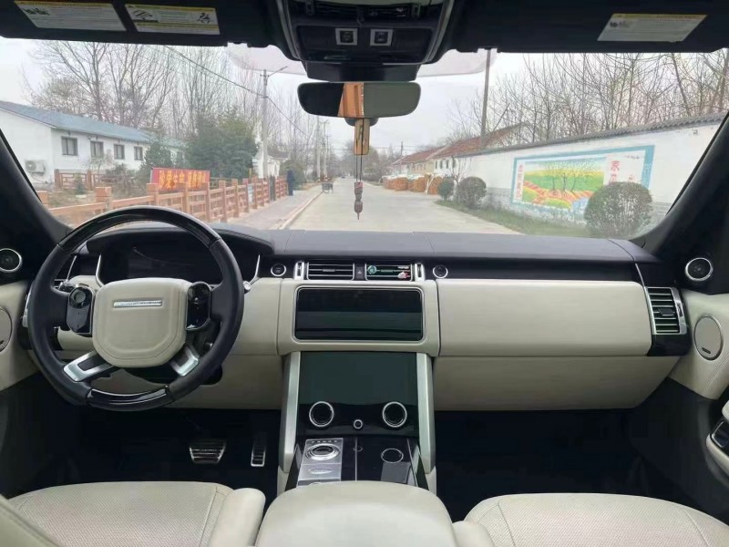 济宁22年路虎揽胜行政9