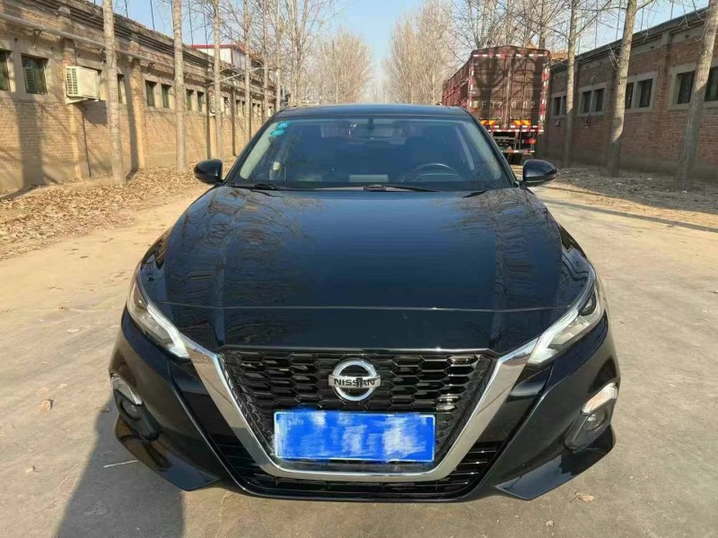 保定20年日产天籁1