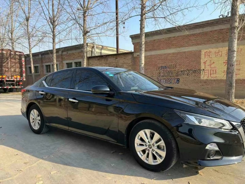 保定20年日产天籁2