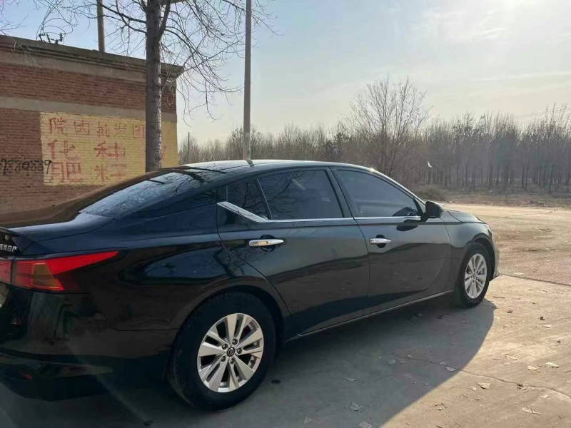 保定20年日产天籁7