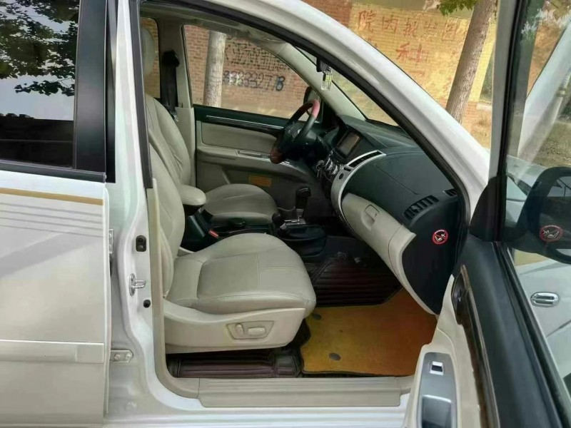 保定17年三菱帕杰罗·劲畅6