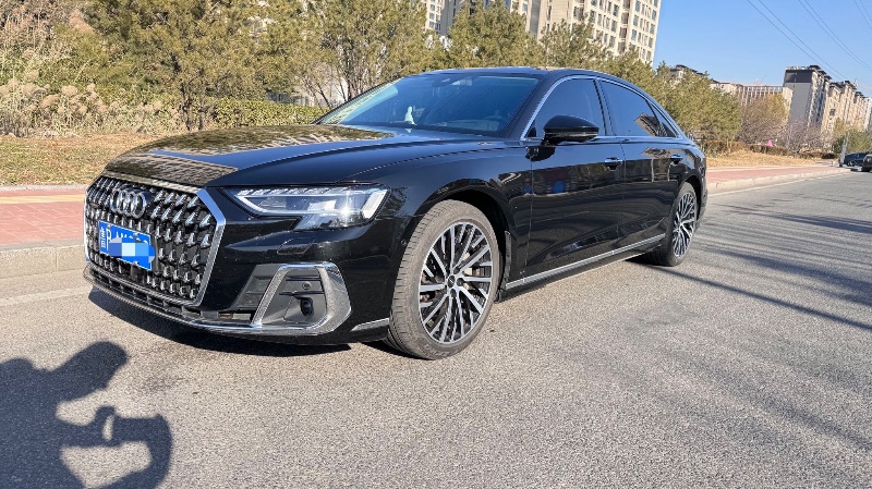 青岛23年奥迪A8L2