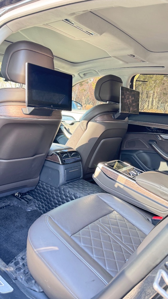 青岛23年奥迪A8L8