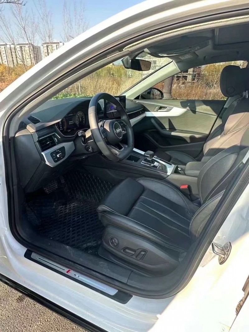 济宁23年奥迪A4L7