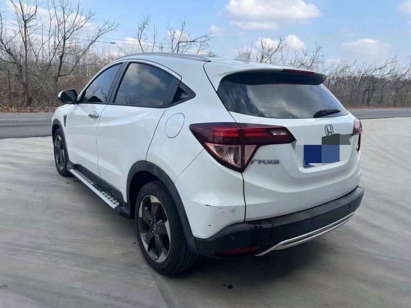 济宁15年本田缤智5