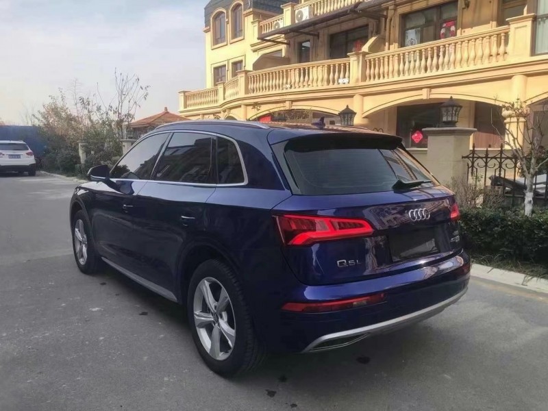 济宁19年奥迪Q54