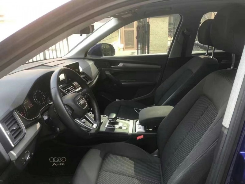 济宁19年奥迪Q56