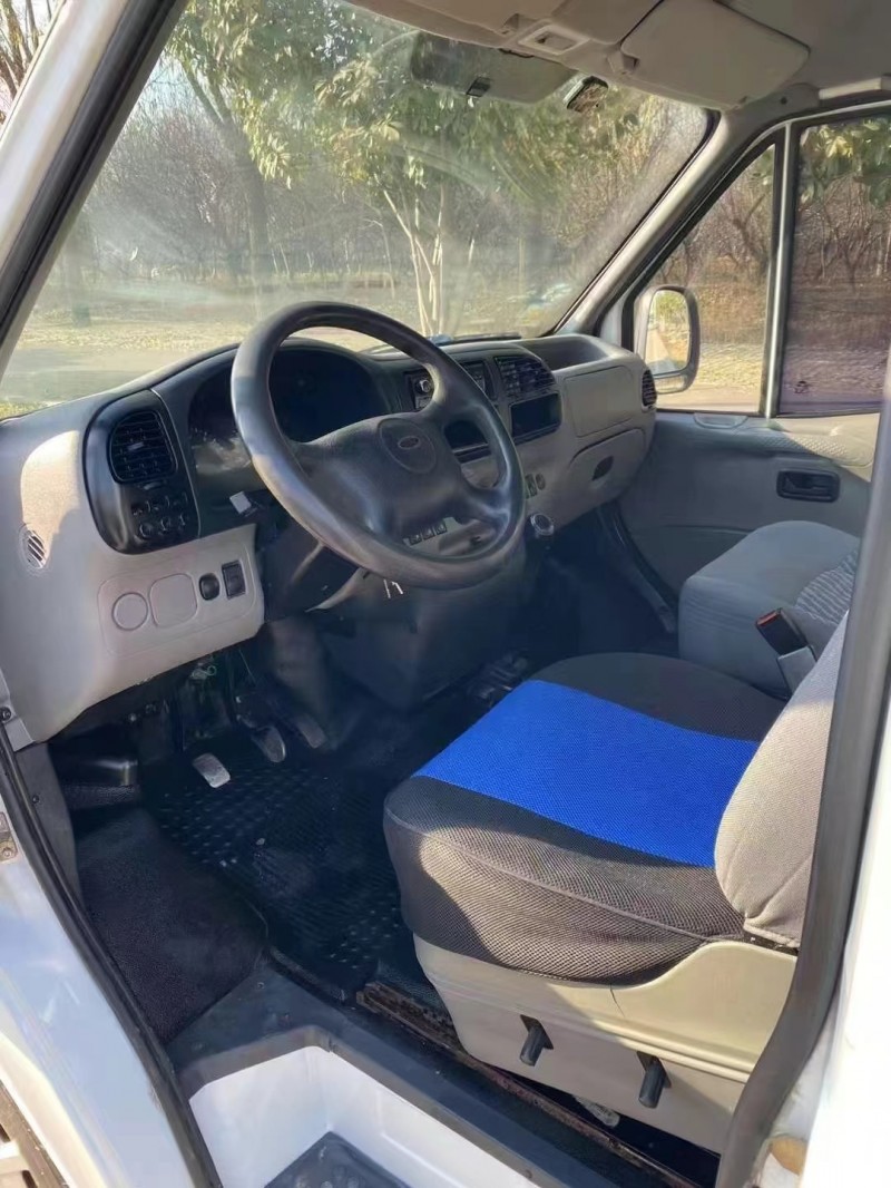 济宁16年福特全顺6