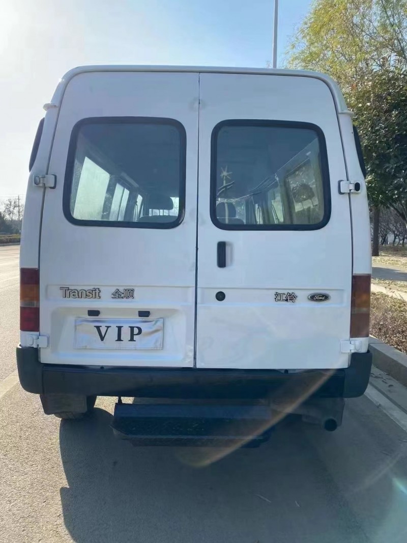 济宁16年福特全顺9