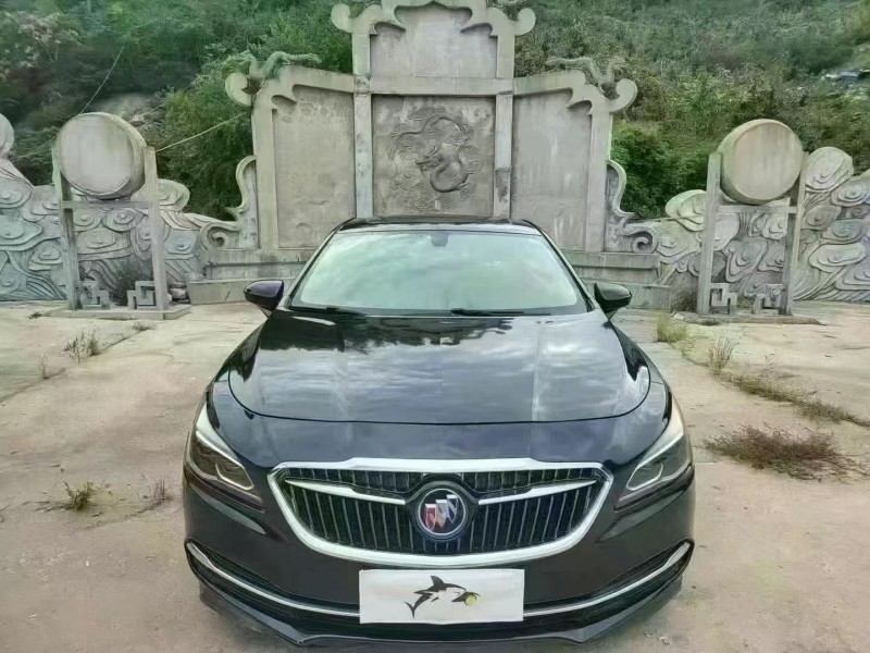 济宁18年别克君越1