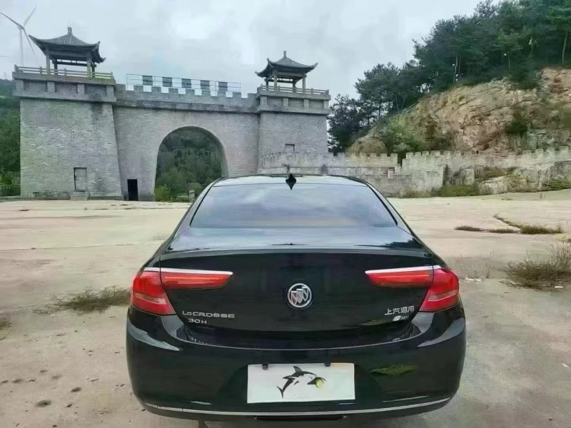 济宁18年别克君越2