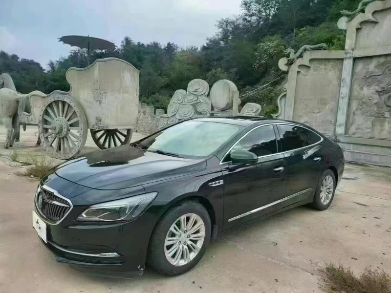 济宁18年别克君越6