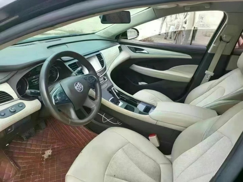 济宁18年别克君越7