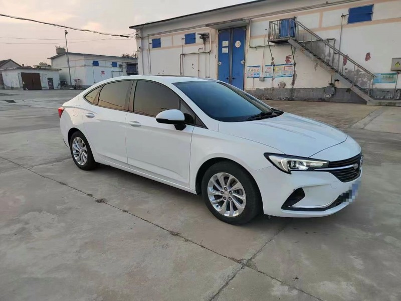 济宁21年别克威朗7