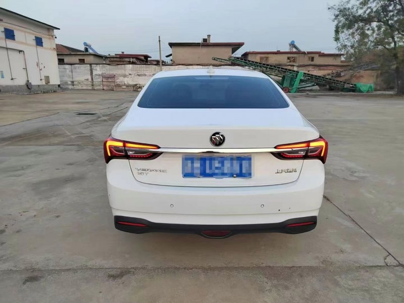 济宁21年别克威朗9