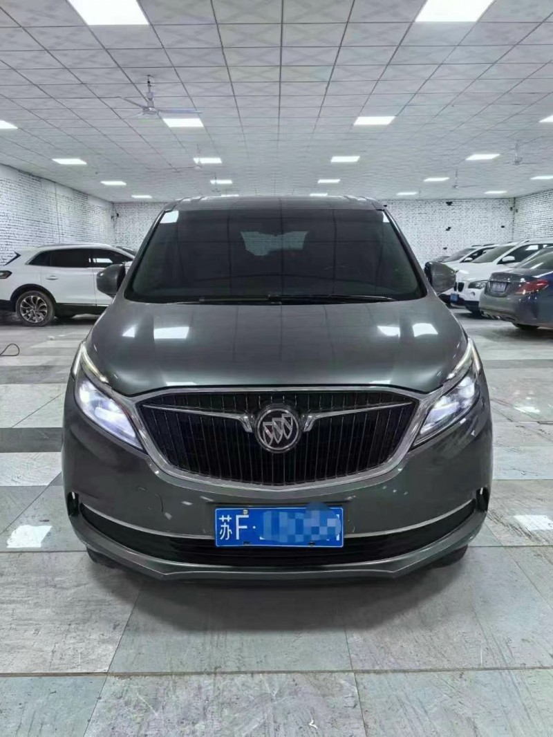 保定18年别克GL81