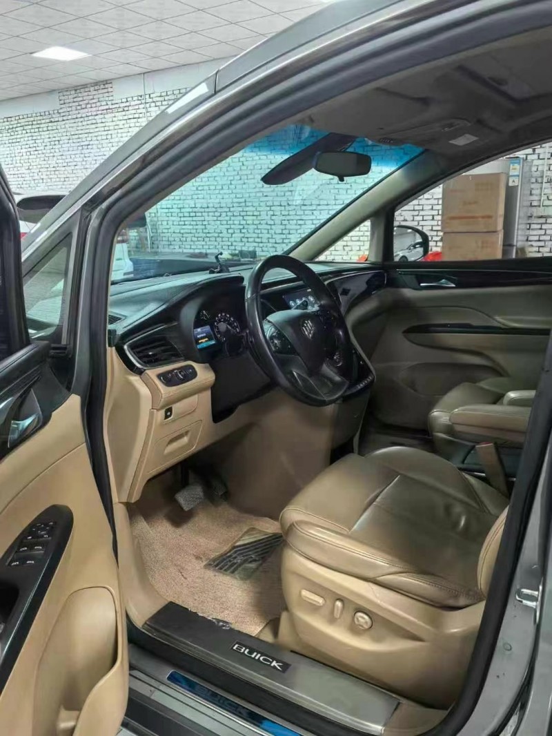 保定18年别克GL88