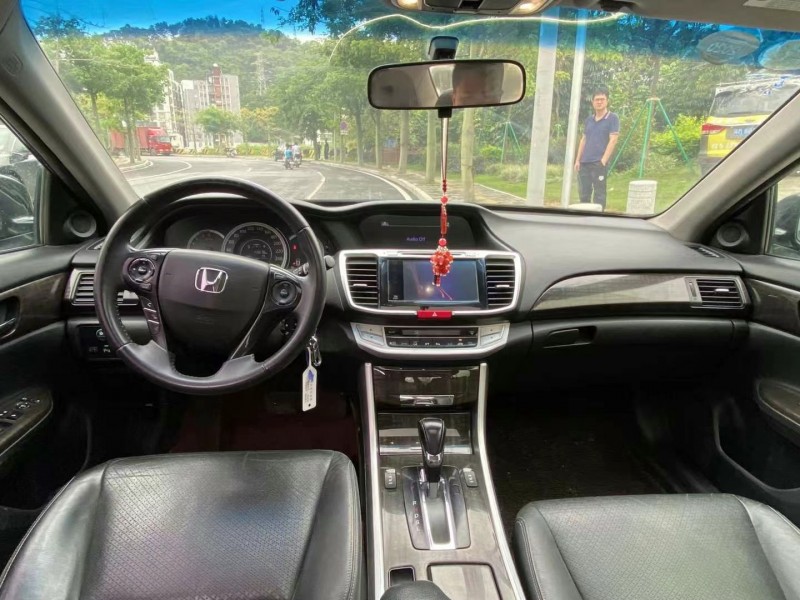 广州15年本田雅阁8