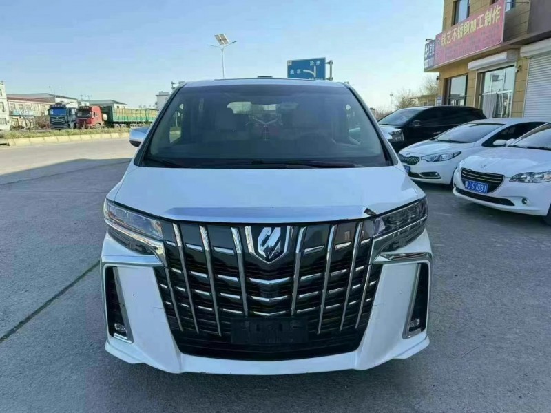 保定18年丰田埃尔法1