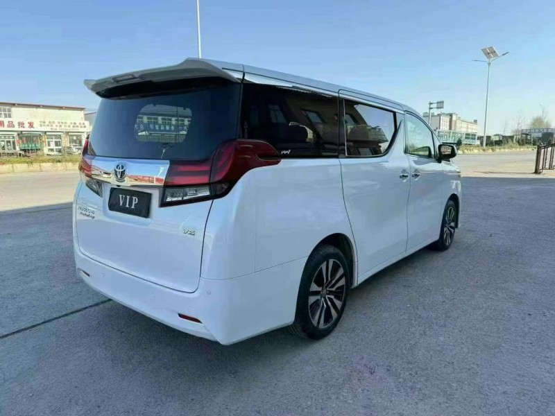 保定18年丰田埃尔法4