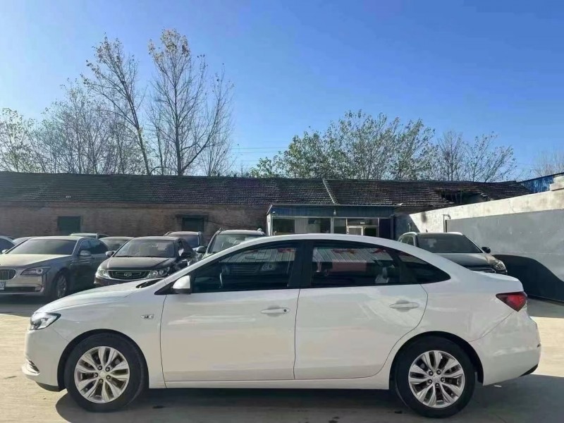 菏泽21年别克英朗5