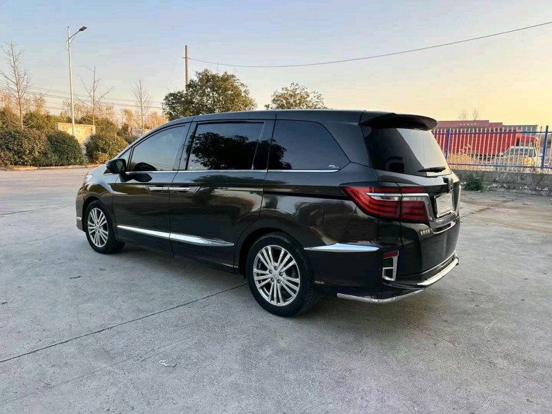 徐州16年本田艾力绅8