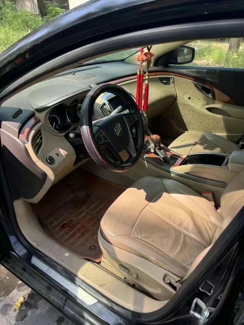 菏泽12年别克君越8