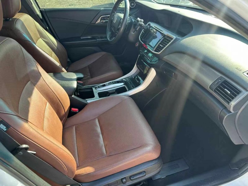 徐州17年本田雅阁8