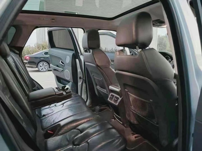 济宁13年路虎极光8