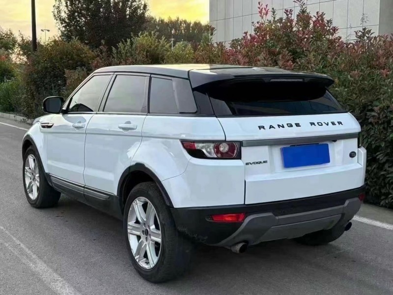 济宁13年路虎极光9