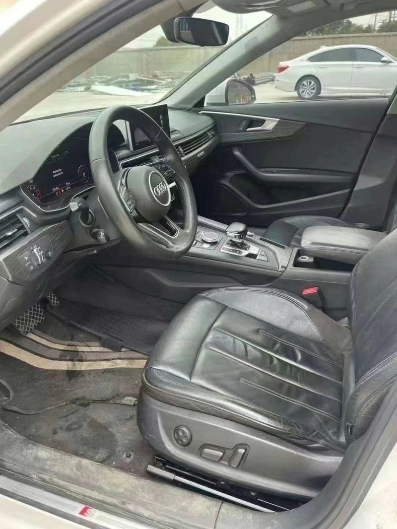 济宁18年奥迪A4L7