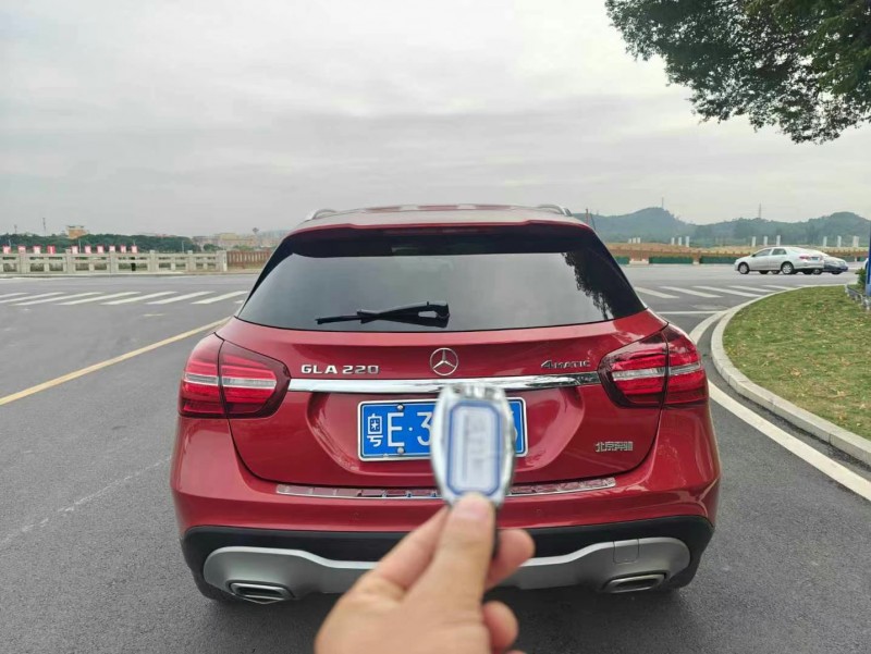 东莞17年奔驰GLA9